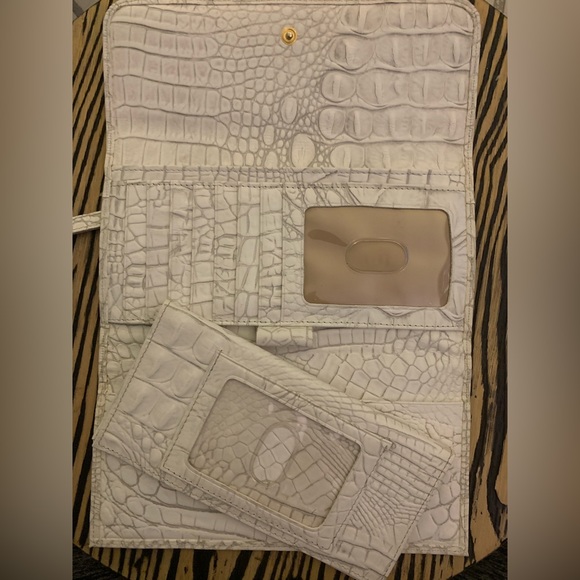 Brahmin Long Wallet - Picture 7 of 9